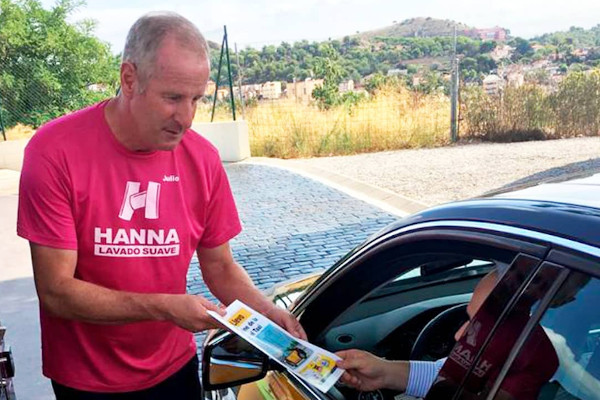 Repartiment de Flyers i mostres.